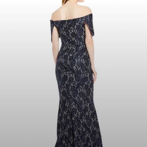 Vince Camuto Navy and Silver Evening Gown - Size 6 - Like New - Picture 3 of 7